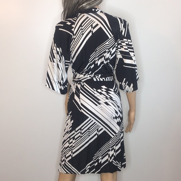 BCBG Wrap Dress V-Neck Full Back Mid Sleeves - Picture 8 of 12